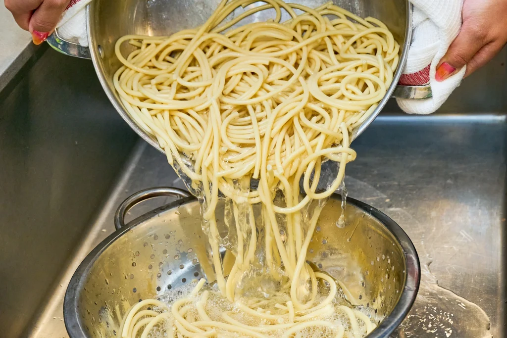 Can you cook spaghetti without boiling it?