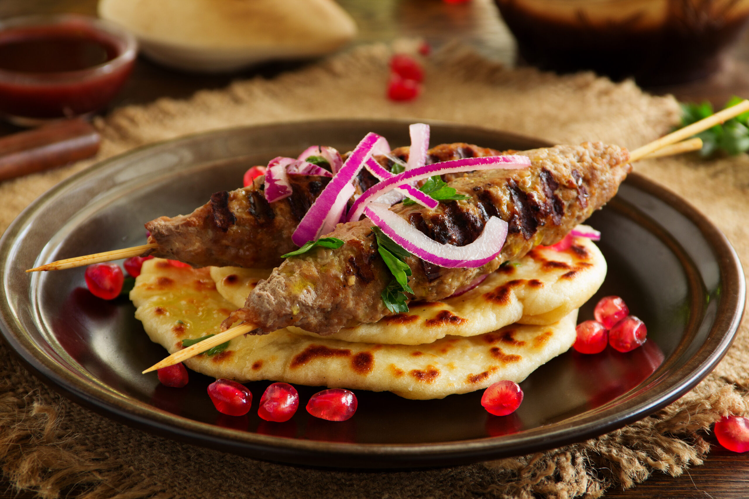 What is the difference between Greek gyros and Turkish kebabs?