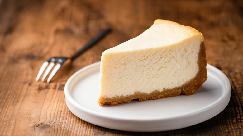 What is the difference between American and Italian cheesecake?