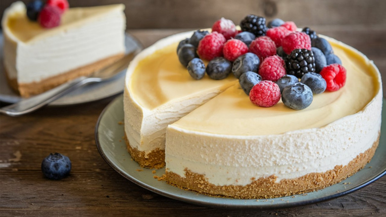 What is the difference between American and Italian cheesecake?