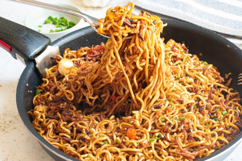 Make Spicy Noodles